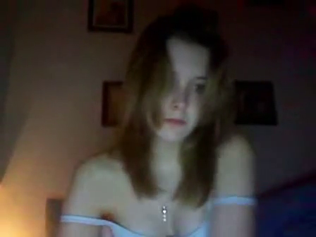 Young Wife Spreads Her Tight Pussy on Webcam