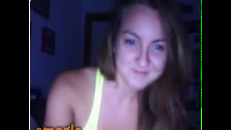 brunette cam girl