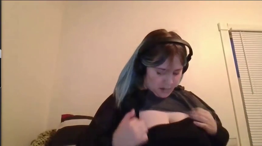 18 Thicc Alt Teen Shows Big Tits Bates With Marker