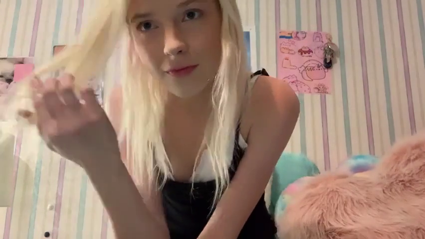 Girl masturbating