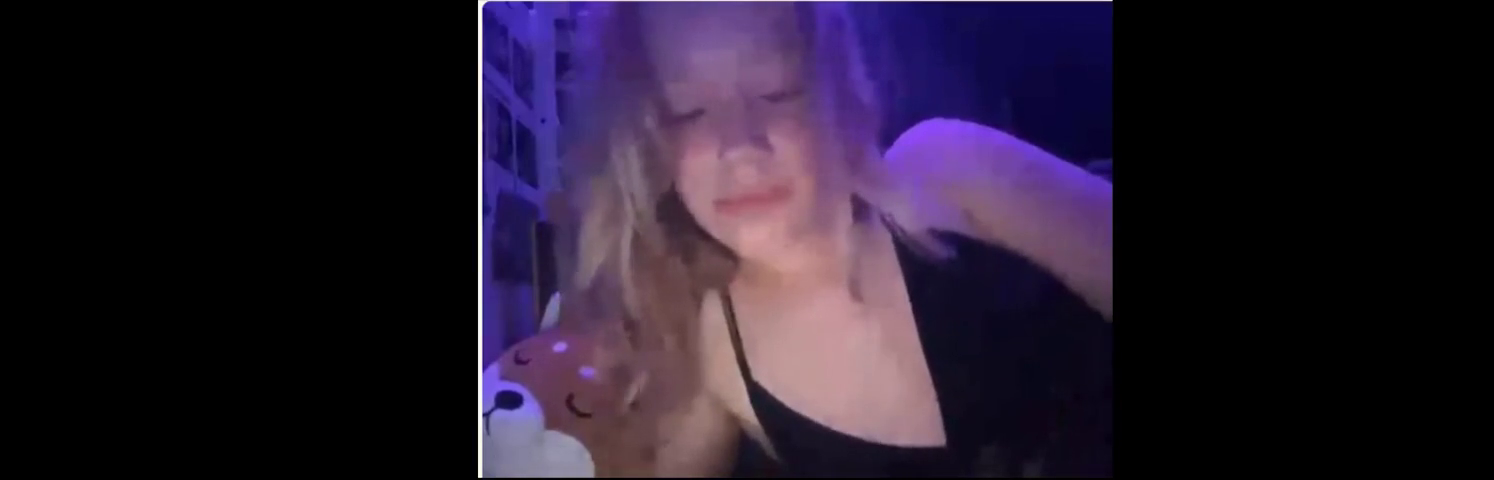 18 yo Lily Omegle